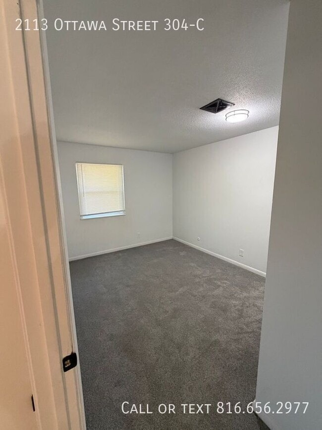 Building Photo - 2113 Ottawa St