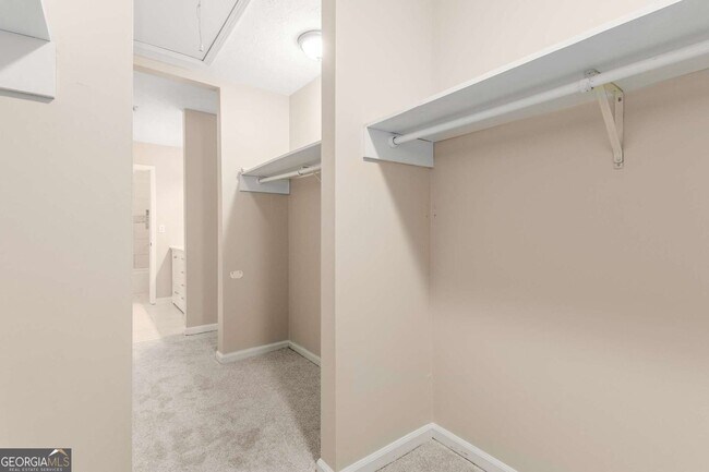 Building Photo - 510 E Ponce de Leon Ave