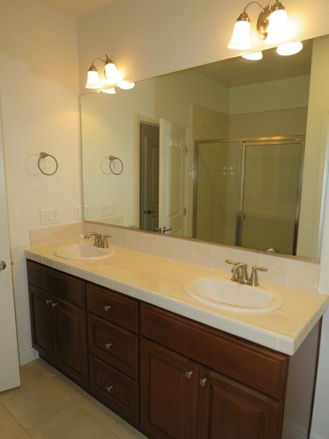 Building Photo - Beautiful Legacy at La Ventana Single Story Home near the 101 Frwy/Marian Hospital