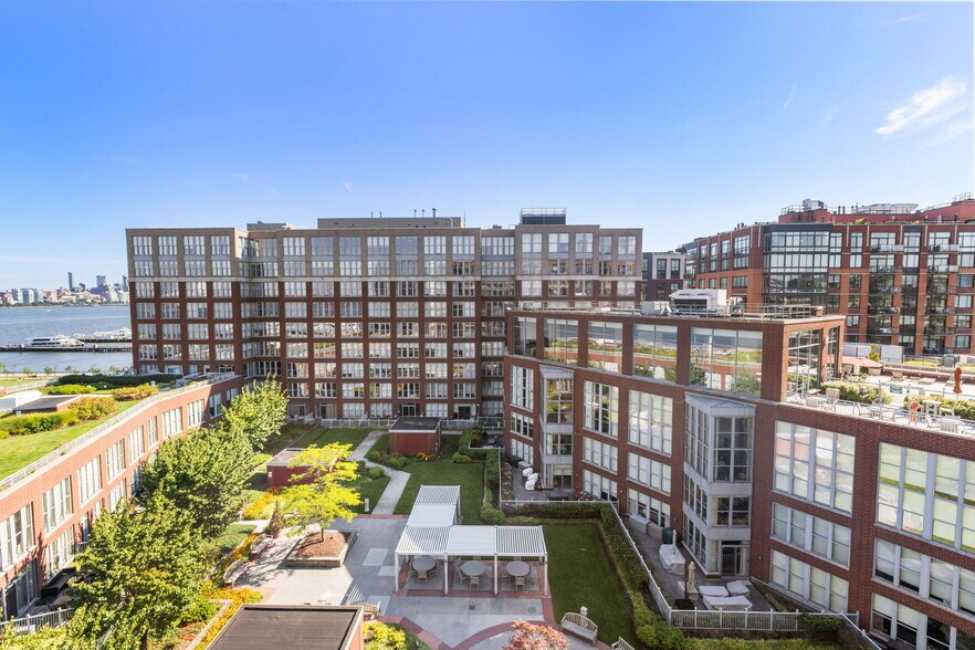 Building Photo - 1125 Maxwell Ln