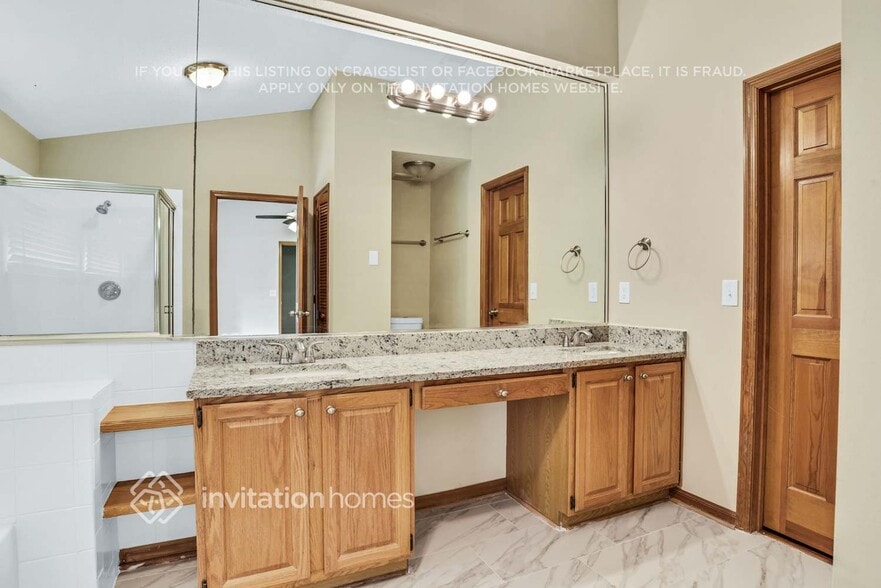 Building Photo - 10411 Myakka Dr