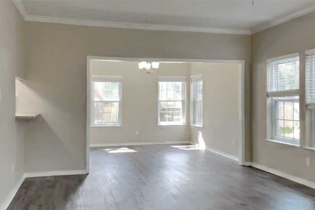 Building Photo - 5511 Pipingwood Dr