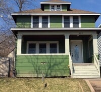 Building Photo - AVAILABLE JULY - 4 BED 2 BATH