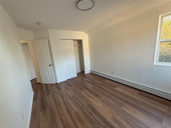 Building Photo - 120-36 Marsden St