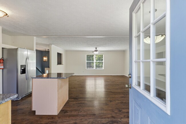 Building Photo - 1690 River Bend Rd