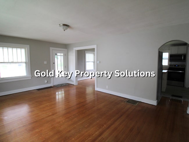 Building Photo - Attractive 2 BR 1 BA House with 2-Car Garage and Covered Porch (NO SECTION 8)