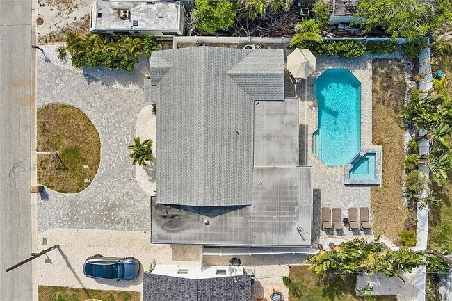 Building Photo - Coastal Luxury Living Just Minutes from Madeira Beach - 3bed | 2 bath