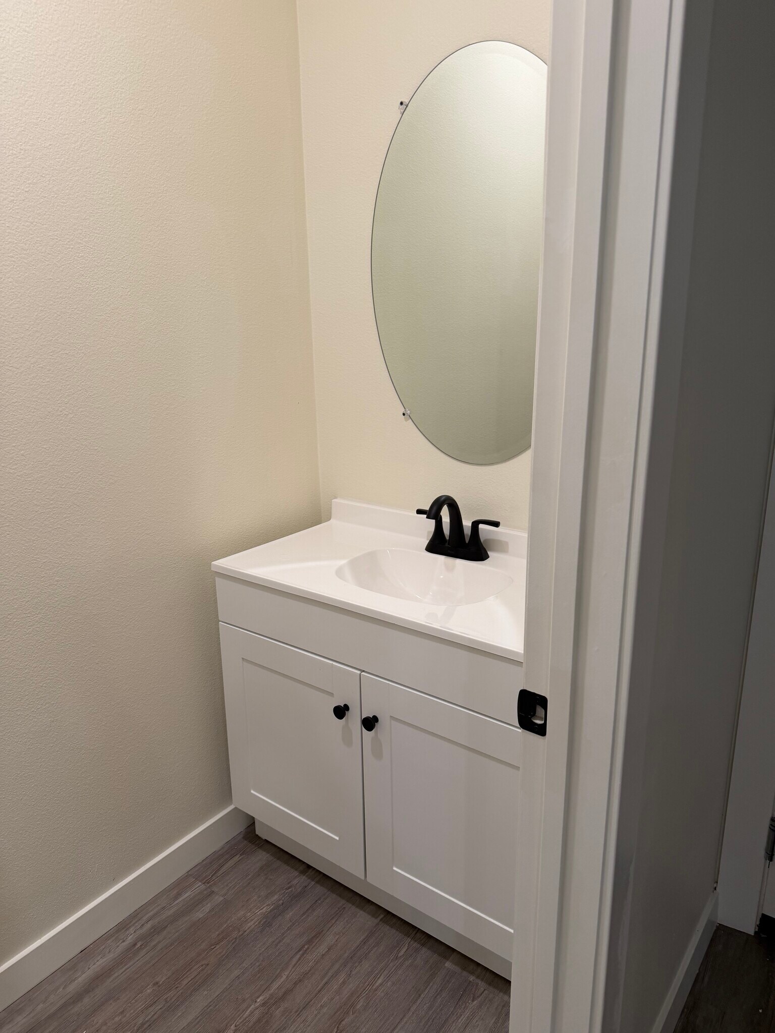 Building Photo - 30383 Town Square Dr