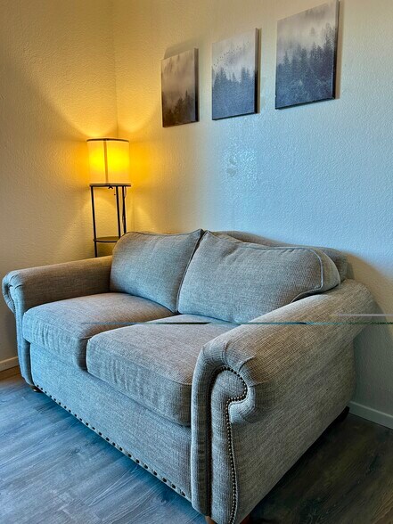 Building Photo - 4234 E Western Dr