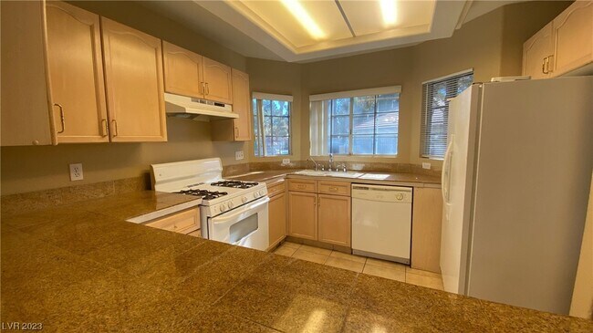 Building Photo - 8800 Sandringham Ave