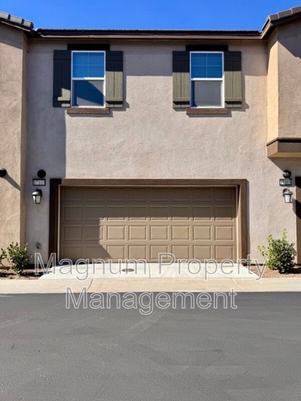 Building Photo - 34495 Agave Dr