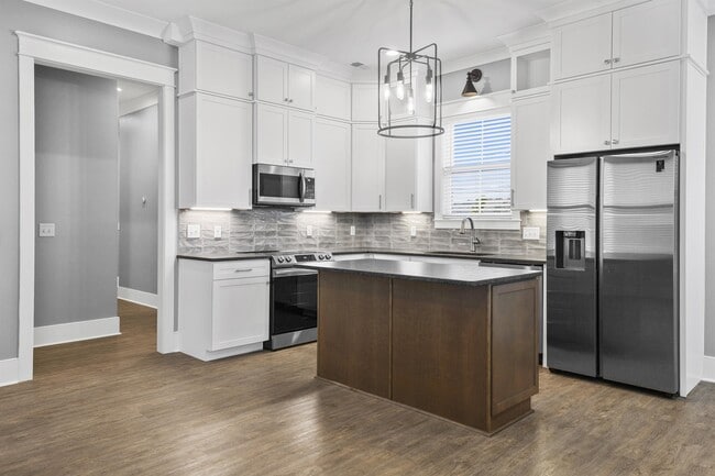 Building Photo - 1705 Double Oak Trl