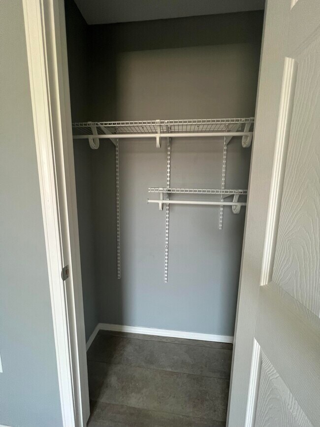 Building Photo - 103 Foxfire Dr