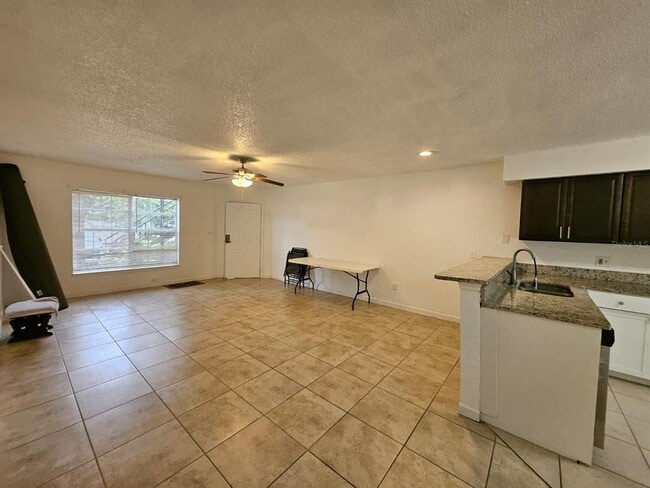 Building Photo - 3651 N Goldenrod Rd