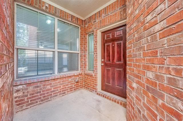 Building Photo - 1824 Villa Dr