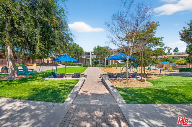 Building Photo - 6505 Green Valley Cir