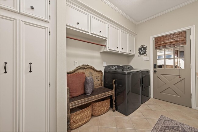 Building Photo - 9622 Fenchurch Dr