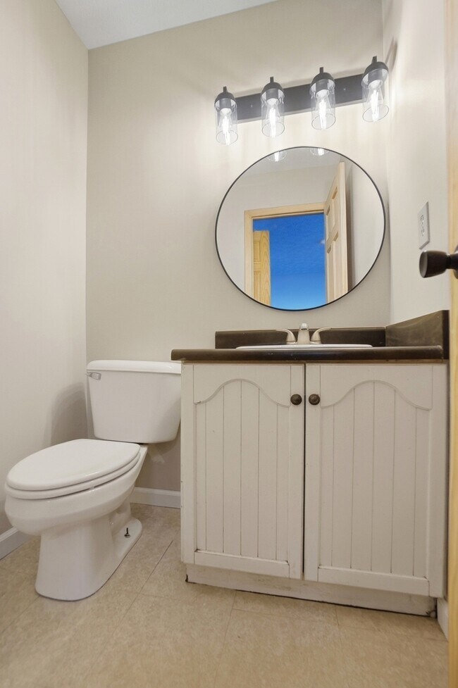 Building Photo - 3145 Dogwood Dr