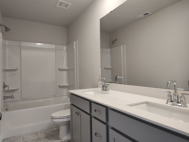 Building Photo - Move-in ready Home located in the Brightwa...