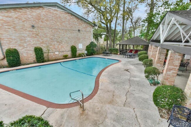 Building Photo - 1811 Stoney Brook Dr
