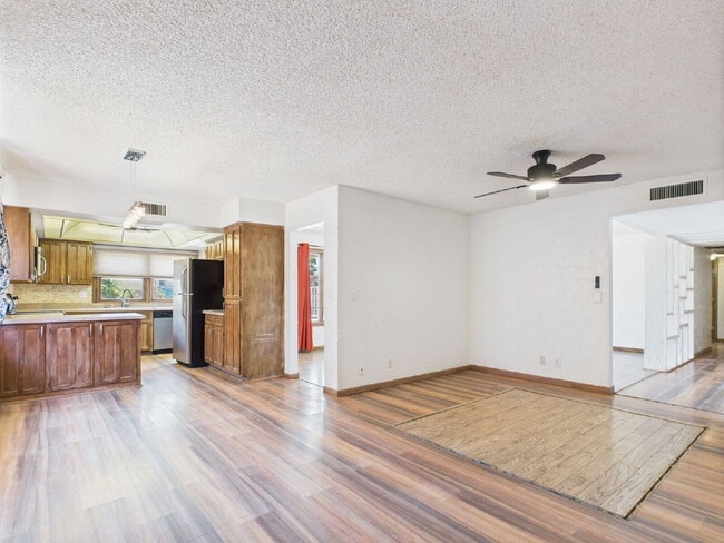 Building Photo - 4533 W Brown St