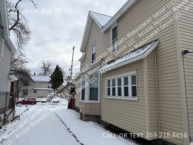 Building Photo - 727 Union Ave SE