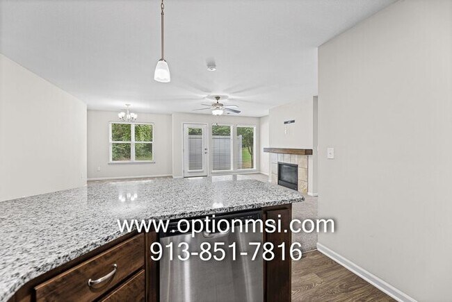 Building Photo - Beautifully Updated Liberty Home in a Prime Location!