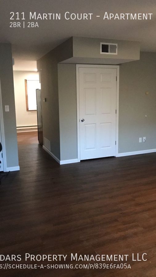 Building Photo - 211 Martin Ct