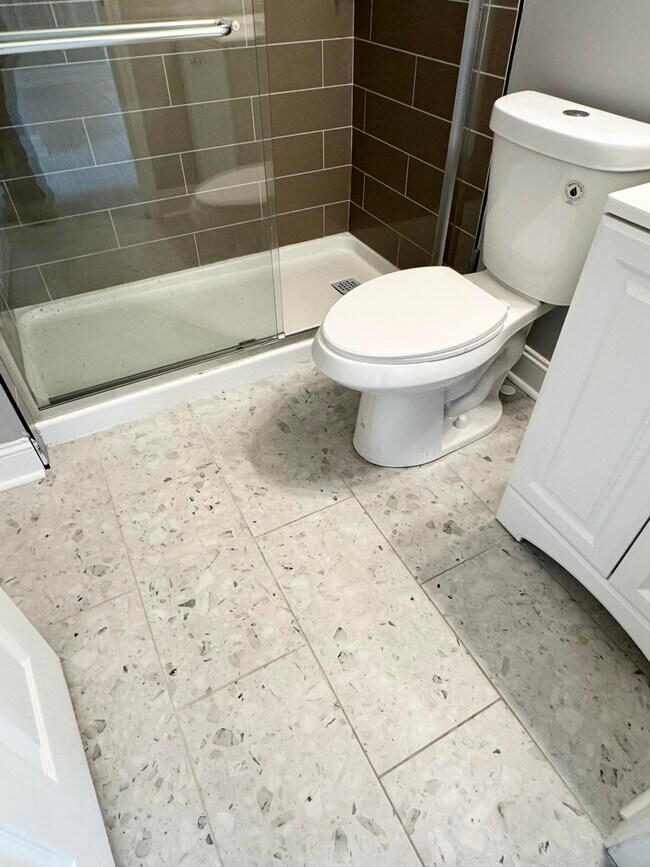 Building Photo - 353 Sherman Ave