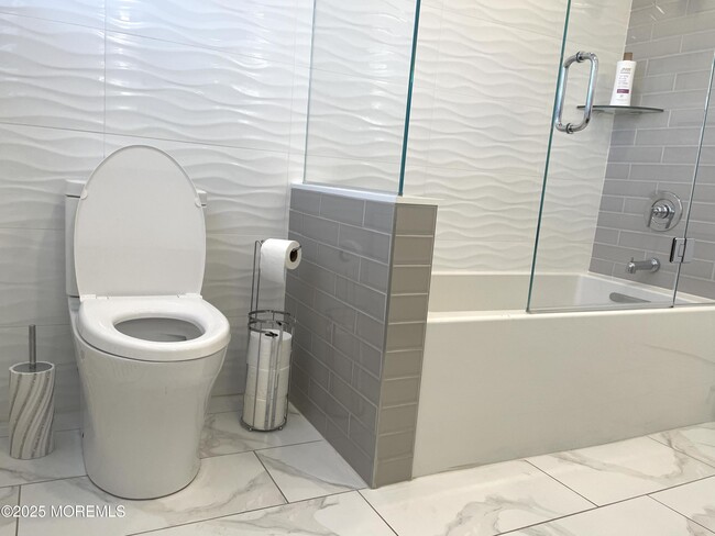 Building Photo - 111 Sheridan Ave