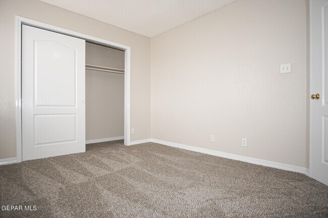 Building Photo - 13717 Paseo De Fe Cir