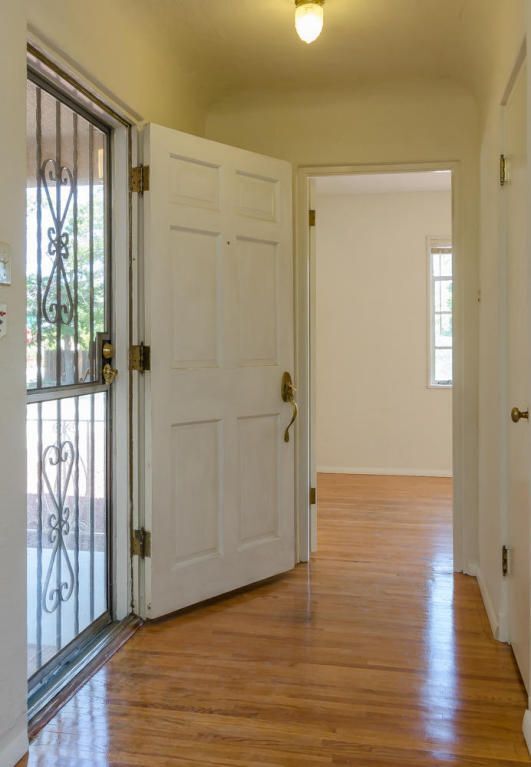 Building Photo - 3600 Calle del Sol NE