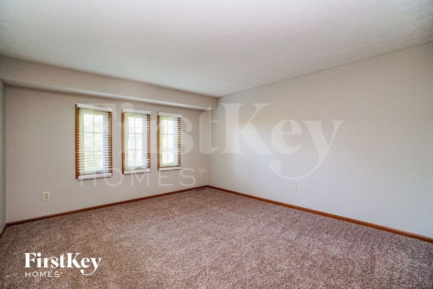 Building Photo - 13008 Oakmere Dr