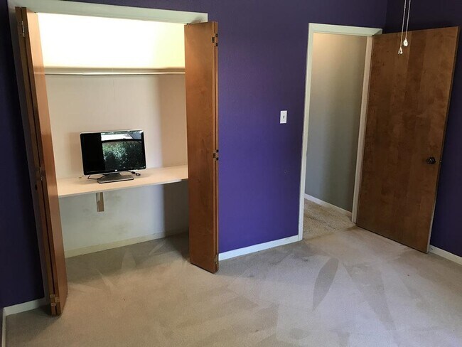 Building Photo - 185 Turkey Run