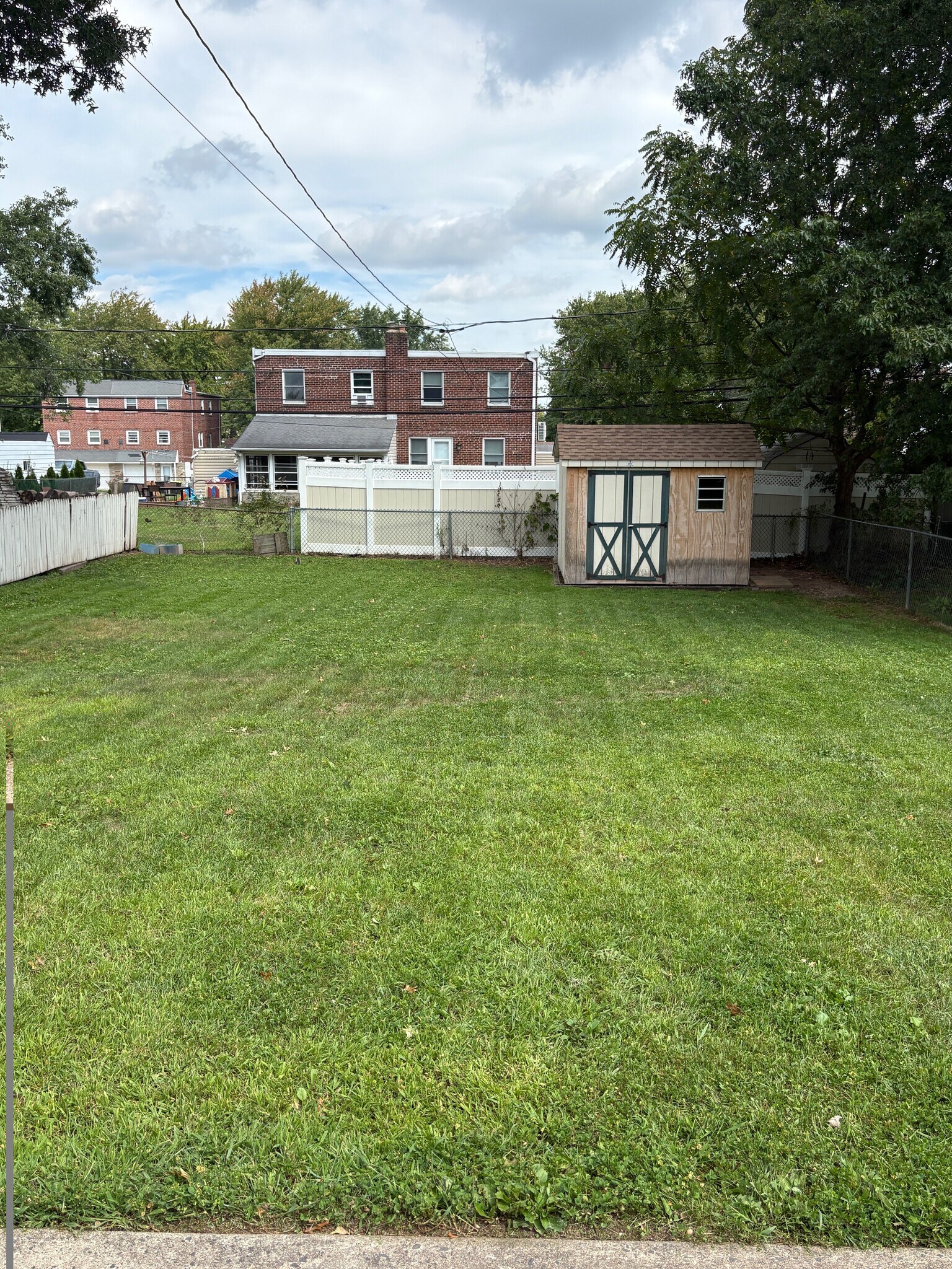 Building Photo - 1123 Elm Ave