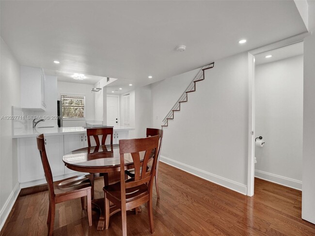 Building Photo - 4600 SW 67th Ave