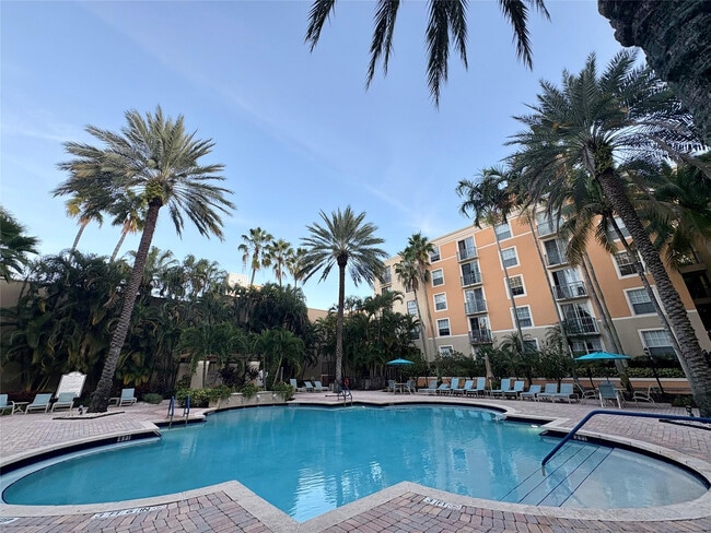 Building Photo - 780 S Sapodilla Ave