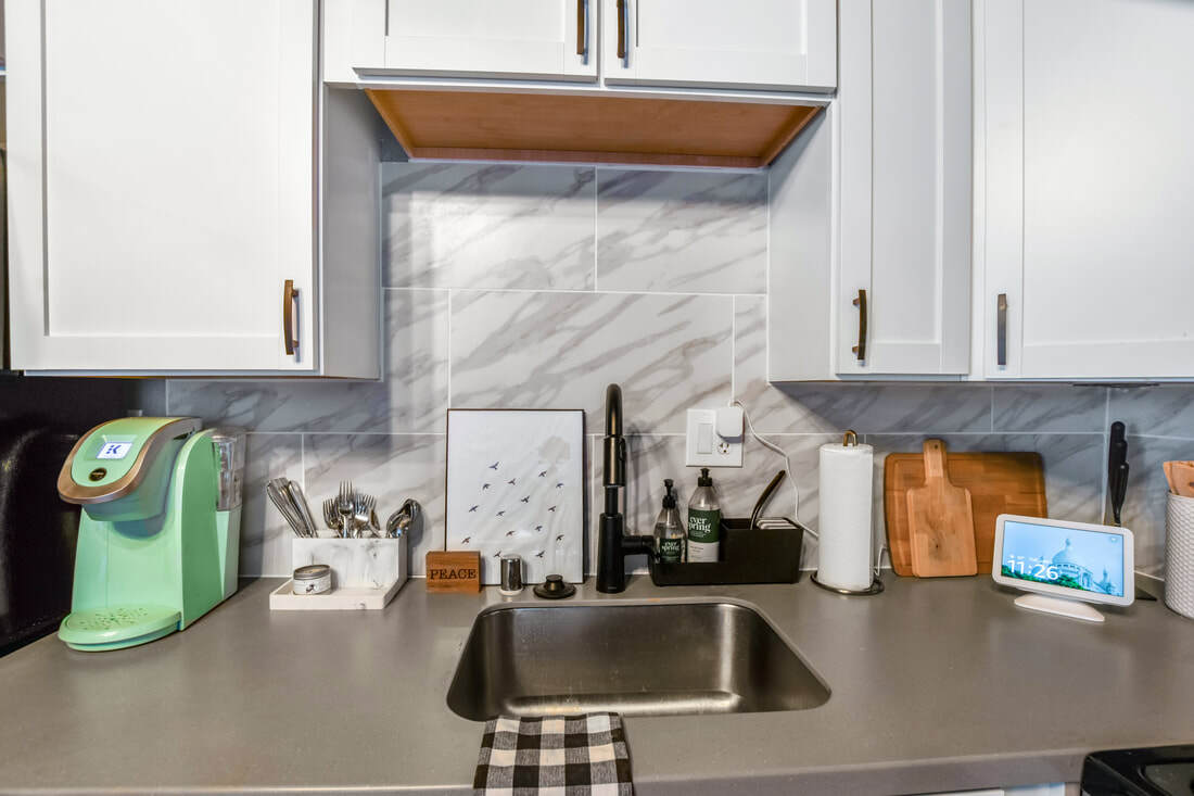 Building Photo - 2437 Atwood Ave