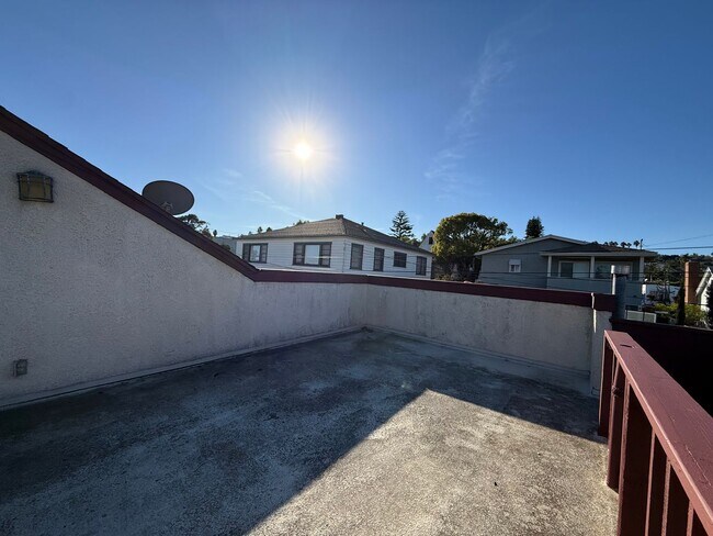 Building Photo - San Pedro 4 bedroom, 3 Bath Home with yard and Deck! Available NOW!