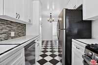 Building Photo - 314 N St Andrews Pl
