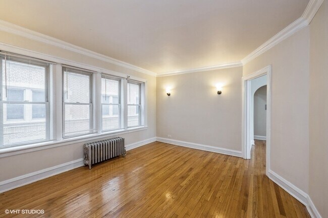 Building Photo - 1725 W 91st St