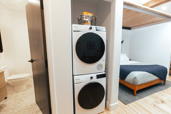 Building Photo - 1911 3rd Ave N