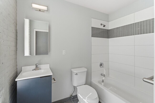 Building Photo - 160 Lafayette St