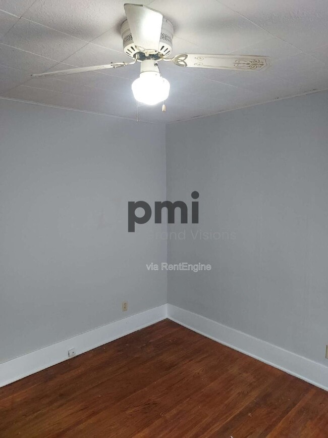 Building Photo - 2143 E Wood St