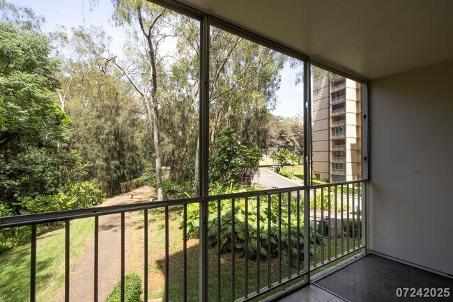 Building Photo - 2 Bed 1 Bath in Waikalani Woodlands