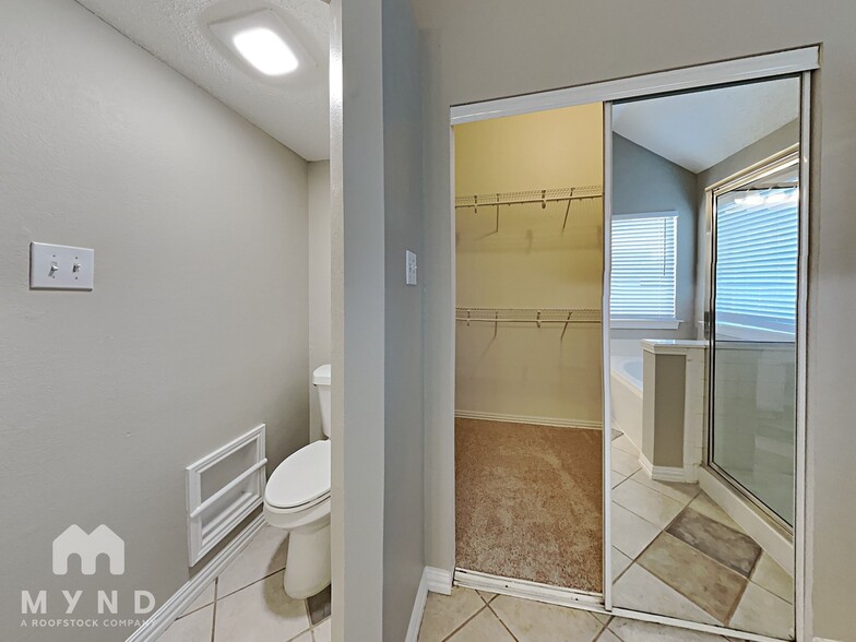 Building Photo - 6801 Amberdale Dr