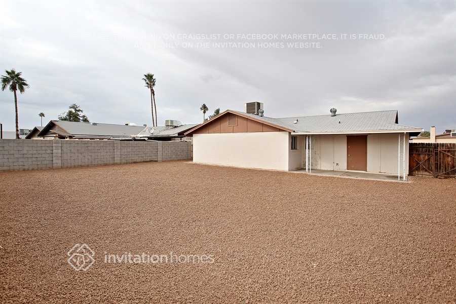 Building Photo - 6925 W Montebello Ave