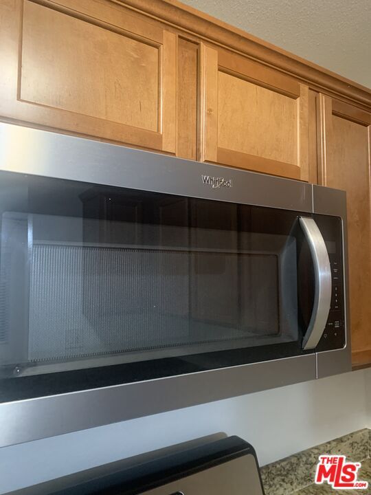 Building Photo - 355 N Maple St