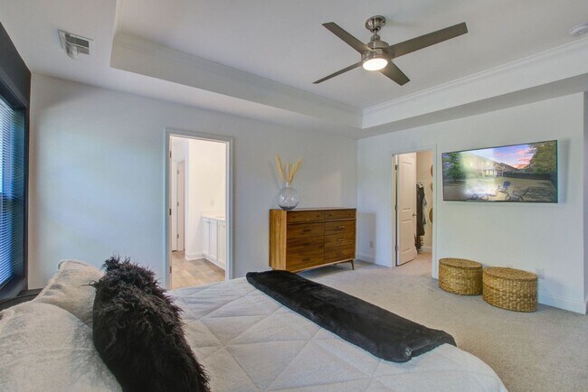 Building Photo - 4 Bedroom 2.5 Bath Townhome in Oyster Point - Mount Pleasant