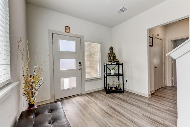 Building Photo - 109 Cupreata Ln